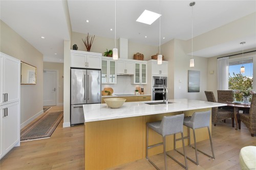 #401-9710 Fourth St, Sidney, BC 