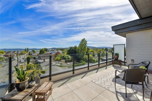 #401-9710 Fourth St, Sidney, BC 