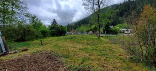 8 Freda Rd, Tahsis, BC 