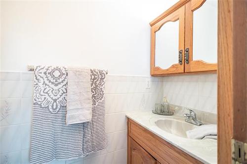 843 Rossmore Ave, West St Paul, MB 
