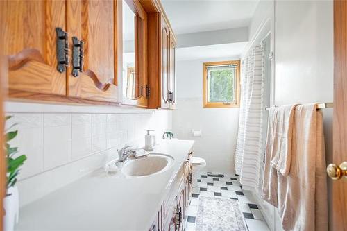 843 Rossmore Ave, West St Paul, MB 