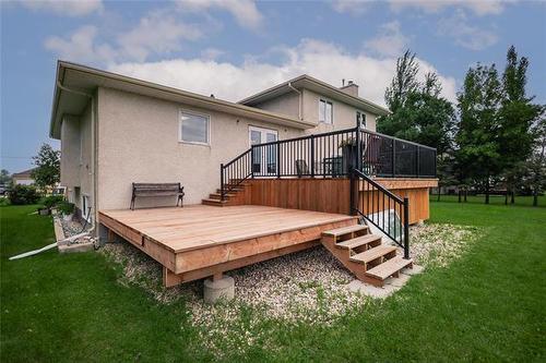 843 Rossmore Ave, West St Paul, MB 