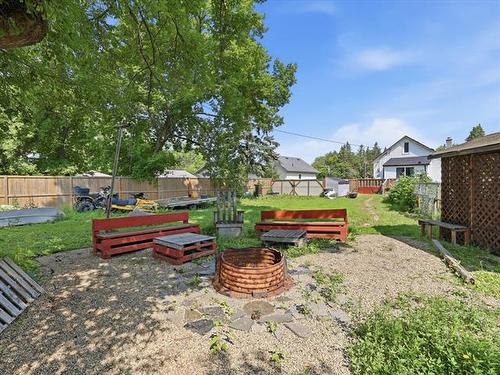 200 Garson Dr, Garson, MB 