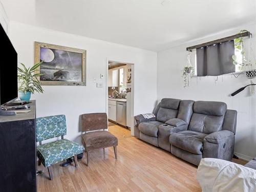 200 Garson Dr, Garson, MB 