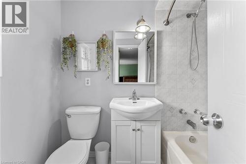 465 Beechwood Place Unit# 12, Waterloo, ON - Indoor Photo Showing Bathroom