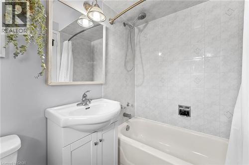 465 Beechwood Place Unit# 12, Waterloo, ON - Indoor Photo Showing Bathroom