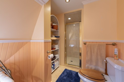 Salle de bains attenante à la CCP - 12 Av. St-Joachim, Pointe-Claire, QC - Indoor Photo Showing Bathroom