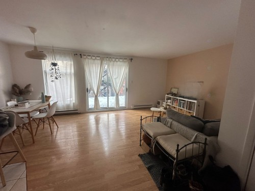 3 1483 Rue Ste Catherine E — photo 1