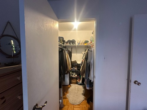 Penderie (Walk-in) - 3-1483 Rue Ste-Catherine E., Montréal (Ville-Marie), QC - Indoor
