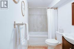 Lower full 4-piece bathroom - 