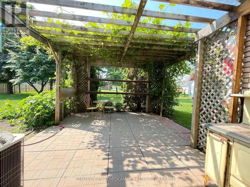 23 Twelfth Street E, Armstrong (Earlton), ON 