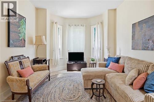 77 Murray Street E, Hamilton, ON - Indoor Photo Showing Living Room