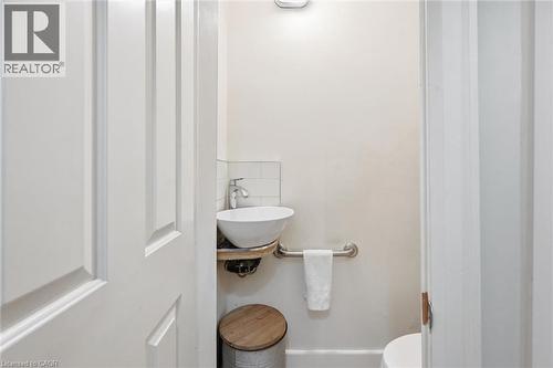 77 Murray Street E, Hamilton, ON - Indoor Photo Showing Bathroom