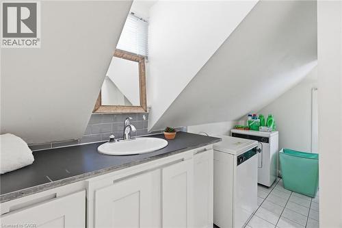 77 Murray Street E, Hamilton, ON - Indoor Photo Showing Bathroom