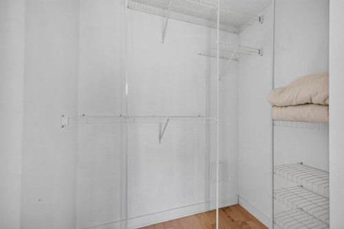 Closet - 612-10550 Place De L'Acadie, Montréal (Ahuntsic-Cartierville), QC - Indoor Photo Showing Other Room