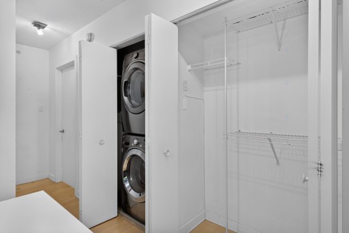 Bathroom - 612-10550 Place De L'Acadie, Montréal (Ahuntsic-Cartierville), QC - Indoor Photo Showing Laundry Room