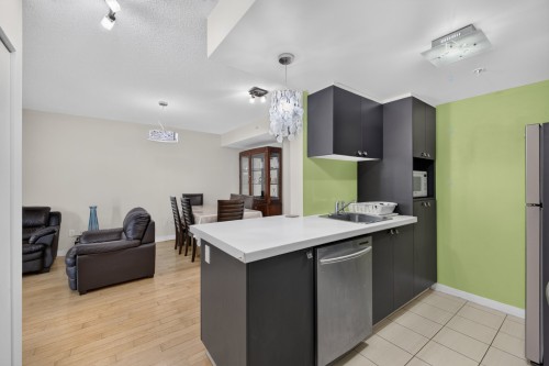 Kitchen - 612-10550 Place De L'Acadie, Montréal (Ahuntsic-Cartierville), QC - Indoor