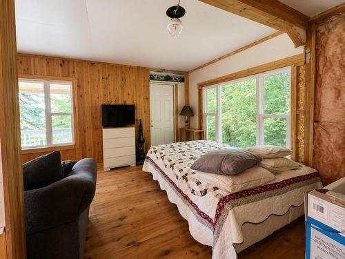 D742 Dam Road, Emo, ON - Indoor Photo Showing Bedroom
