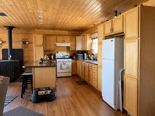 D742 Dam Road, Emo, ON - Indoor Photo Showing Kitchen