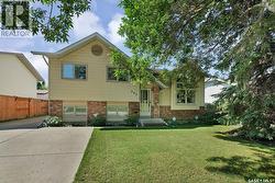 523 Pendygrasse ROAD  Saskatoon, SK S7M 5N4