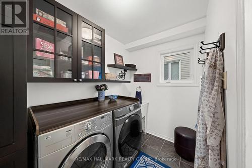 Laundry room between main level and basement - 29 Depper Place, Ottawa, ON 