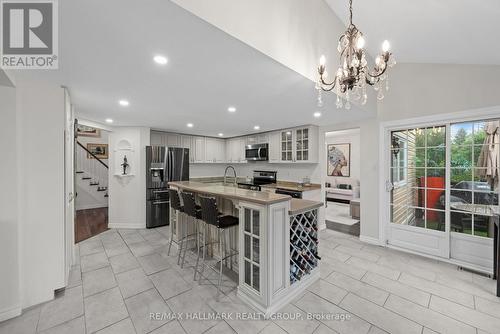 Kitchen with granite counters - 29 Depper Place, Ottawa, ON 