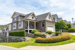 832 Ashbury Ave Langford, BC V9C 0L5