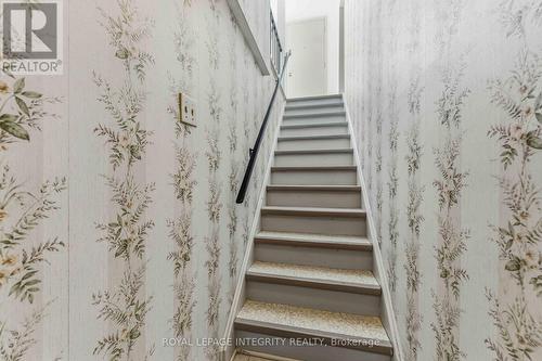 1842 Playfair Drive, Ottawa, ON 