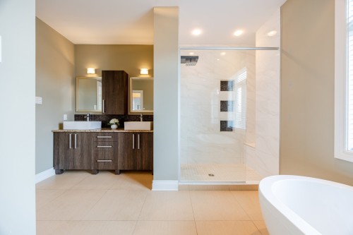 Salle de bains attenante à la CCP - 4110 Rue De Louviers, Brossard, QC - Indoor Photo Showing Bathroom