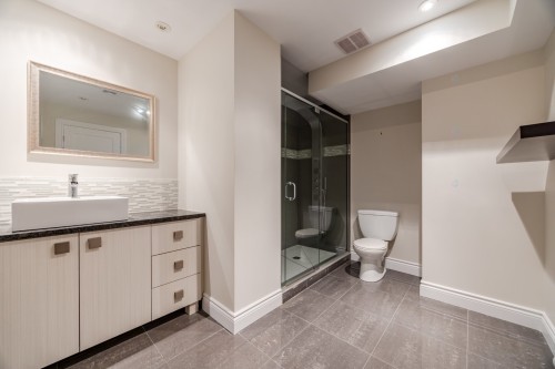 Salle de bains - 4110 Rue De Louviers, Brossard, QC - Indoor Photo Showing Bathroom