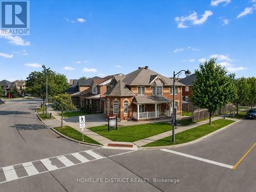 901 Bennett Boulevard, Milton, ON - Outdoor With Facade