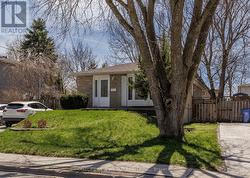 756 ELGIN STREET  Newmarket, ON L3Y 3B8
