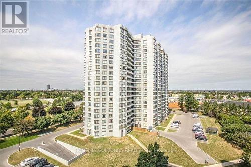 912 - 330 Alton Towers Circle, Toronto, ON 