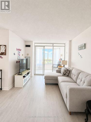 912 - 330 Alton Towers Circle, Toronto, ON 