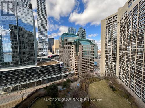 2007 - 65 Harbour Square S, Toronto, ON 