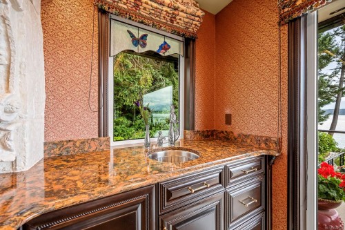 2299 Comox Ave, Comox, BC 