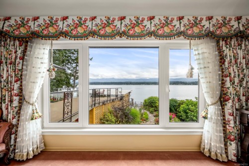 2299 Comox Ave, Comox, BC 