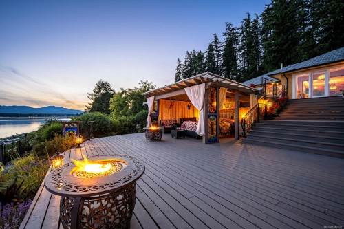 2299 Comox Ave, Comox, BC 