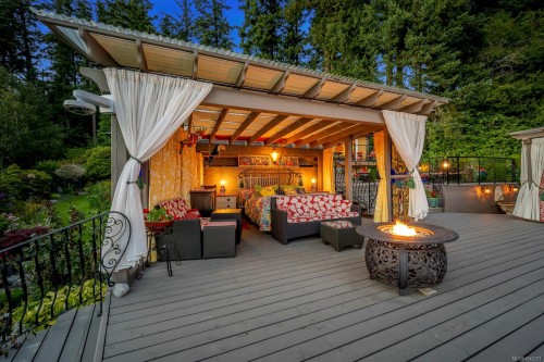 2299 Comox Ave, Comox, BC 