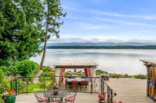 2299 Comox Ave, Comox, BC 