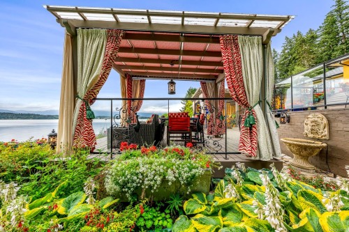2299 Comox Ave, Comox, BC 