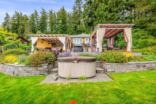 2299 Comox Ave, Comox, BC 
