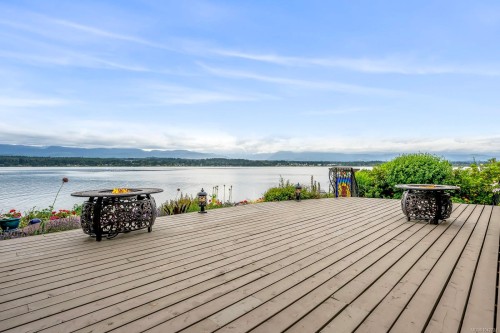 2299 Comox Ave, Comox, BC 