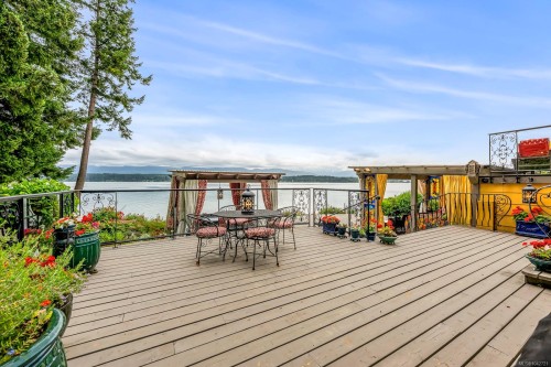 2299 Comox Ave, Comox, BC 