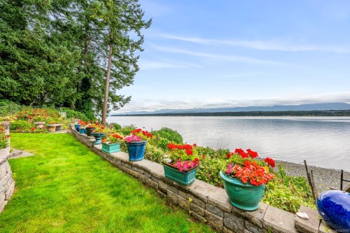 2299 Comox Ave, Comox, BC 