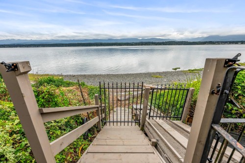 2299 Comox Ave, Comox, BC 