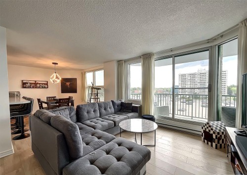 Living Room - 504-15 Rue Des Émeraudes, Repentigny (Repentigny), QC - Indoor Photo Showing Living Room