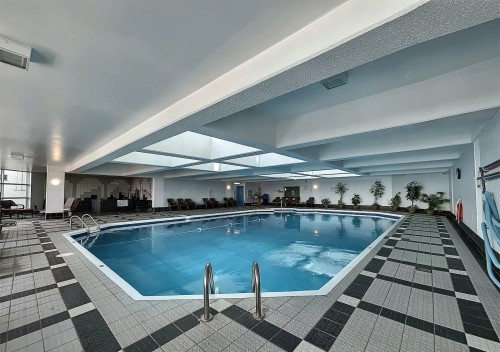 Pool - 504-15 Rue Des Émeraudes, Repentigny (Repentigny), QC - Indoor Photo Showing Other Room With In Ground Pool