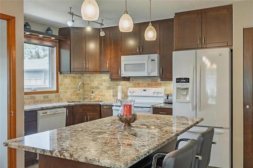 131 Regis Dr, Winnipeg, MB 