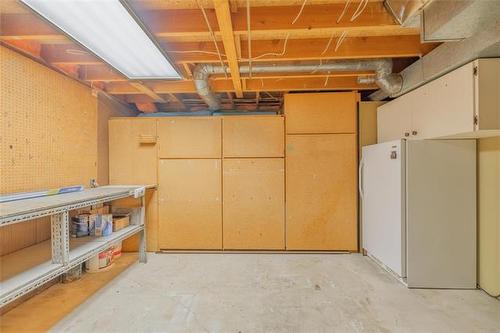 131 Regis Dr, Winnipeg, MB 